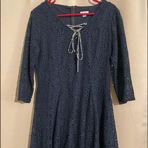 Xhilaration size large zipper back. Super cute